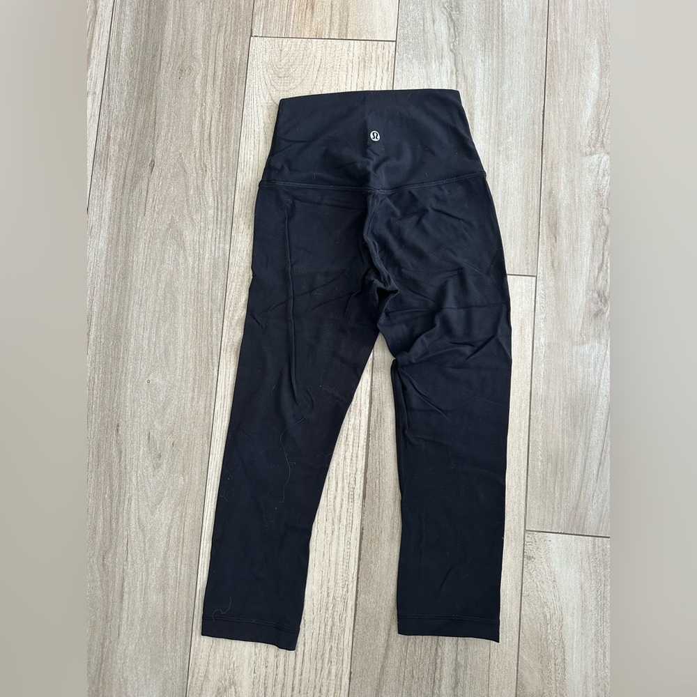 Lululemon Cropped Capri Leggings